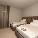 Beachfront Malia Near With Heated Pool & Jacuzzi Villa *