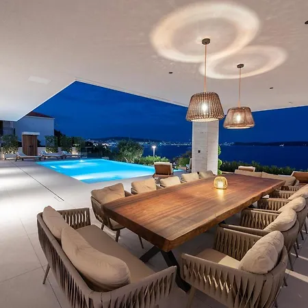 Villa Beachfront Malia Near With Heated Pool & Jacuzzi