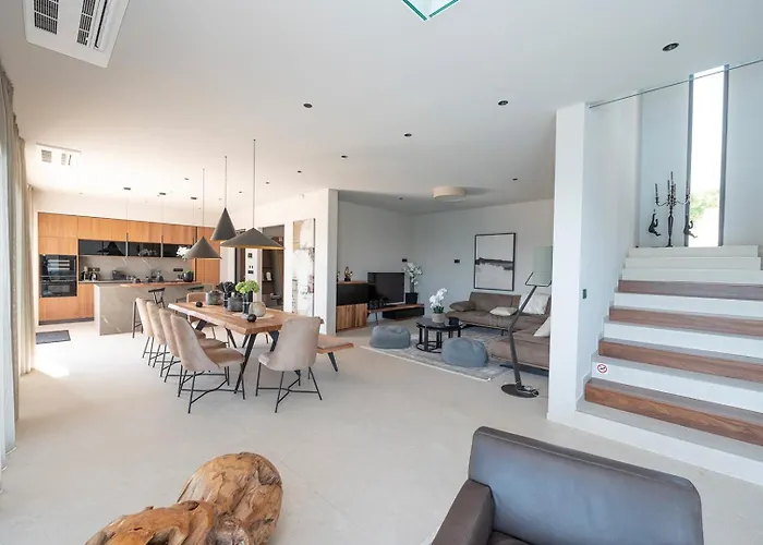 Luxury Beachfront Malia With Pool And Jacuzzi In Seget Donji - Villa *