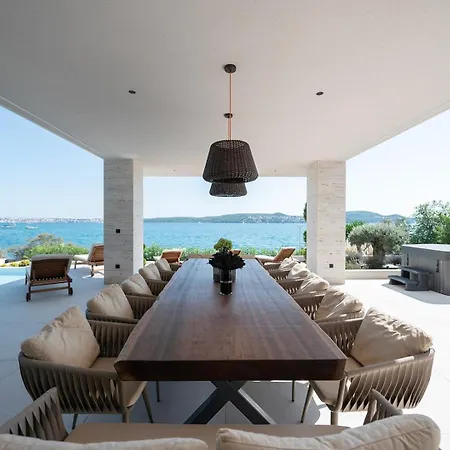 Villa Luxury Beachfront Malia With Pool And Jacuzzi In Seget Donji - *