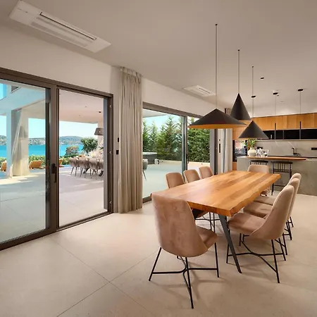 Beachfront Malia Near With Heated Pool & Jacuzzi