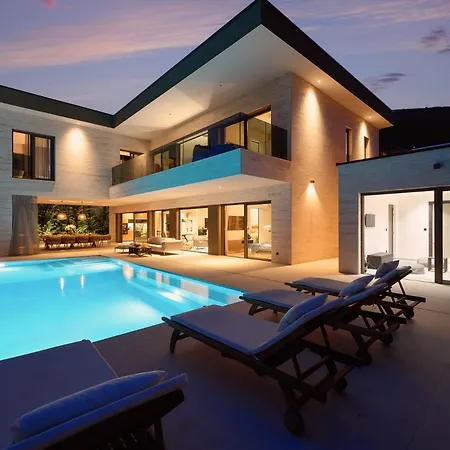 Beachfront Malia Near With Heated Pool & Jacuzzi * 特罗吉尔