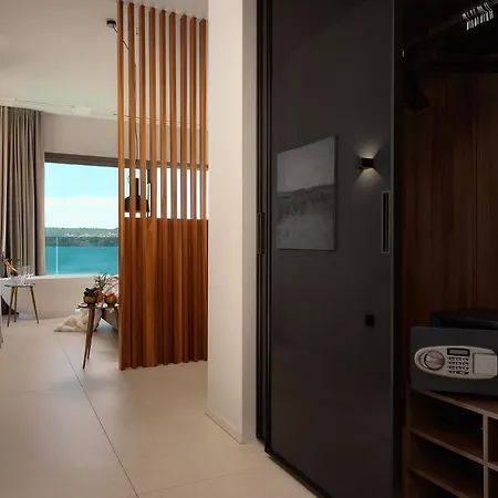 Beachfront Malia Near With Heated Pool & Jacuzzi 别墅 *