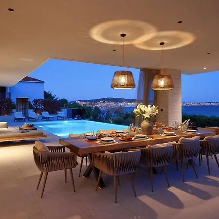 Beachfront Malia Near With Heated Pool & Jacuzzi *