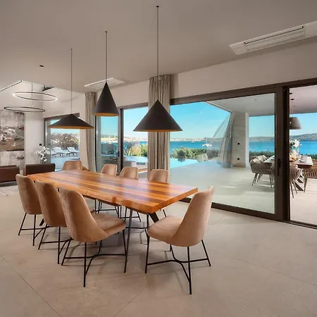 Beachfront Malia Near With Heated Pool & Jacuzzi