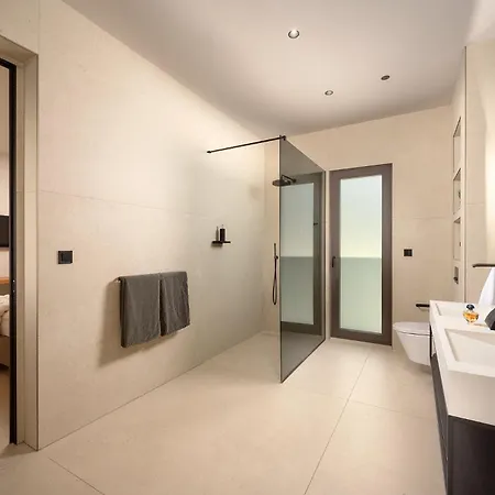 Beachfront Malia Near With Heated Pool & Jacuzzi 别墅 特罗吉尔