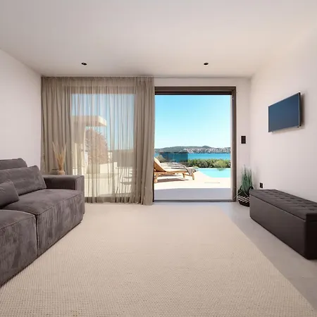 Beachfront Malia Near With Heated Pool & Jacuzzi 别墅 *
