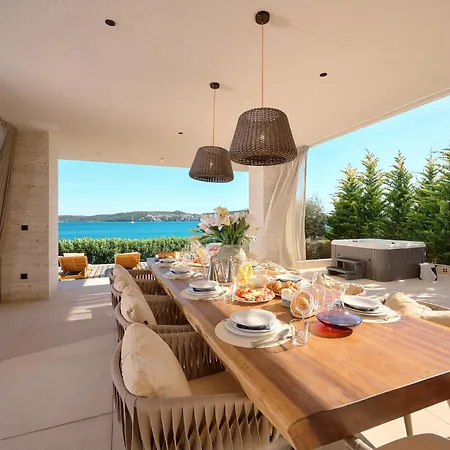 Beachfront Malia Near With Heated Pool & Jacuzzi 别墅