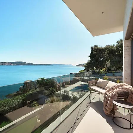 Beachfront Malia Near With Heated Pool & Jacuzzi *