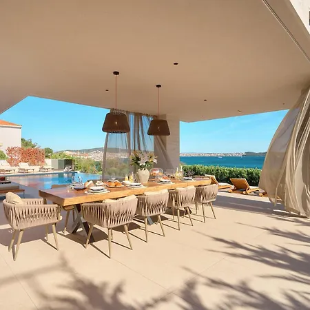 Beachfront Malia Near With Heated Pool & Jacuzzi Вілла *
