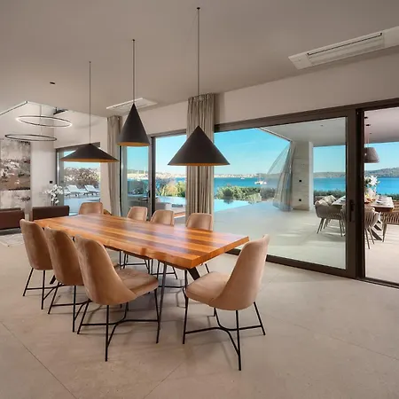Вілла Beachfront Malia Near With Heated Pool & Jacuzzi *