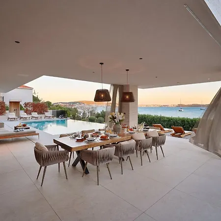 Beachfront Malia Near With Heated Pool & Jacuzzi Трогір