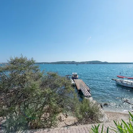 빌라 Beachfront Malia Near With Heated Pool & Jacuzzi 트로기르