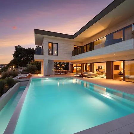 فيلة Beachfront Malia Near With Heated Pool & Jacuzzi تروغير