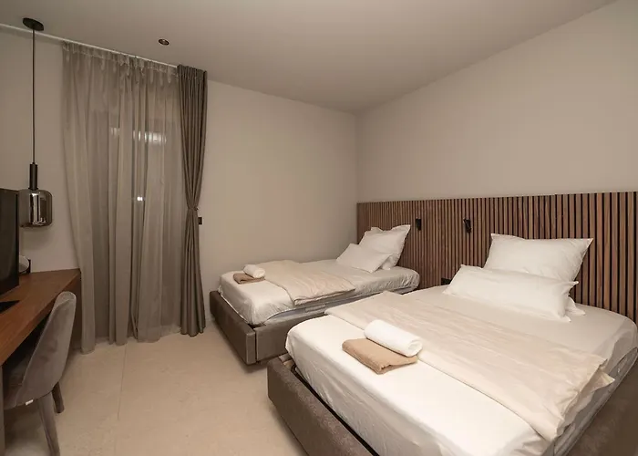 Beachfront Malia Near With Heated Pool & Jacuzzi 빌라 *