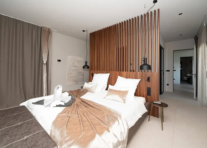 빌라 Beachfront Malia Near With Heated Pool & Jacuzzi 트로기르