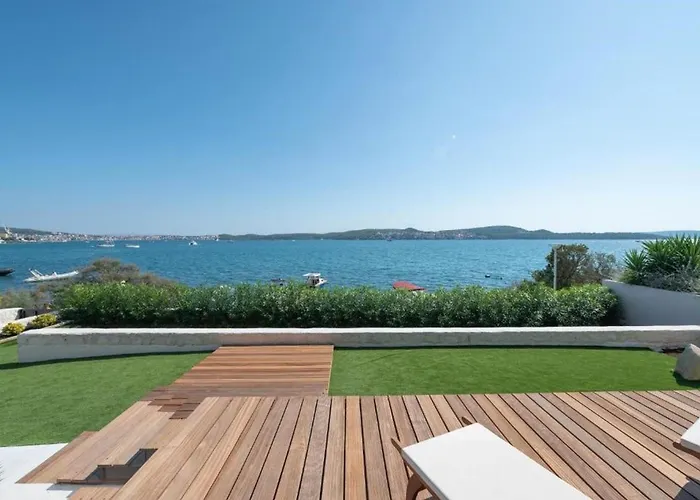 Beachfront Malia Near With Heated Pool & Jacuzzi *