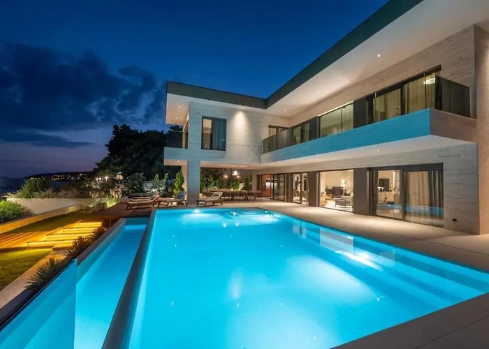 Beachfront Malia Near With Heated Pool & Jacuzzi * 트로기르